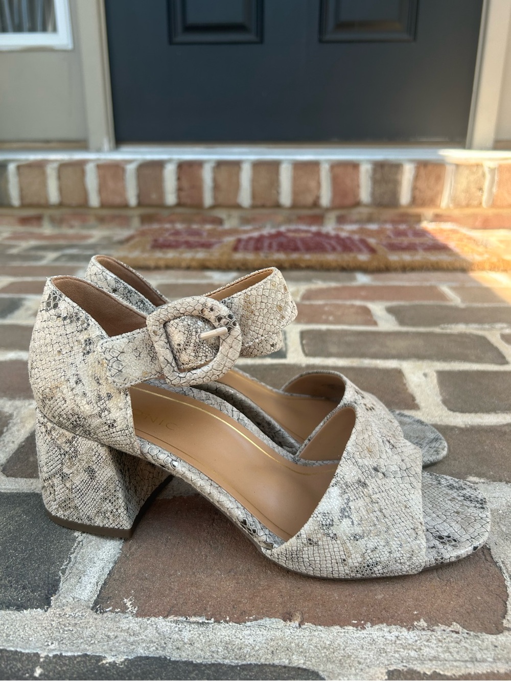 Vionic Chardonnay Block Heel Sandals Neutral Metallic Snake Print Leather 7